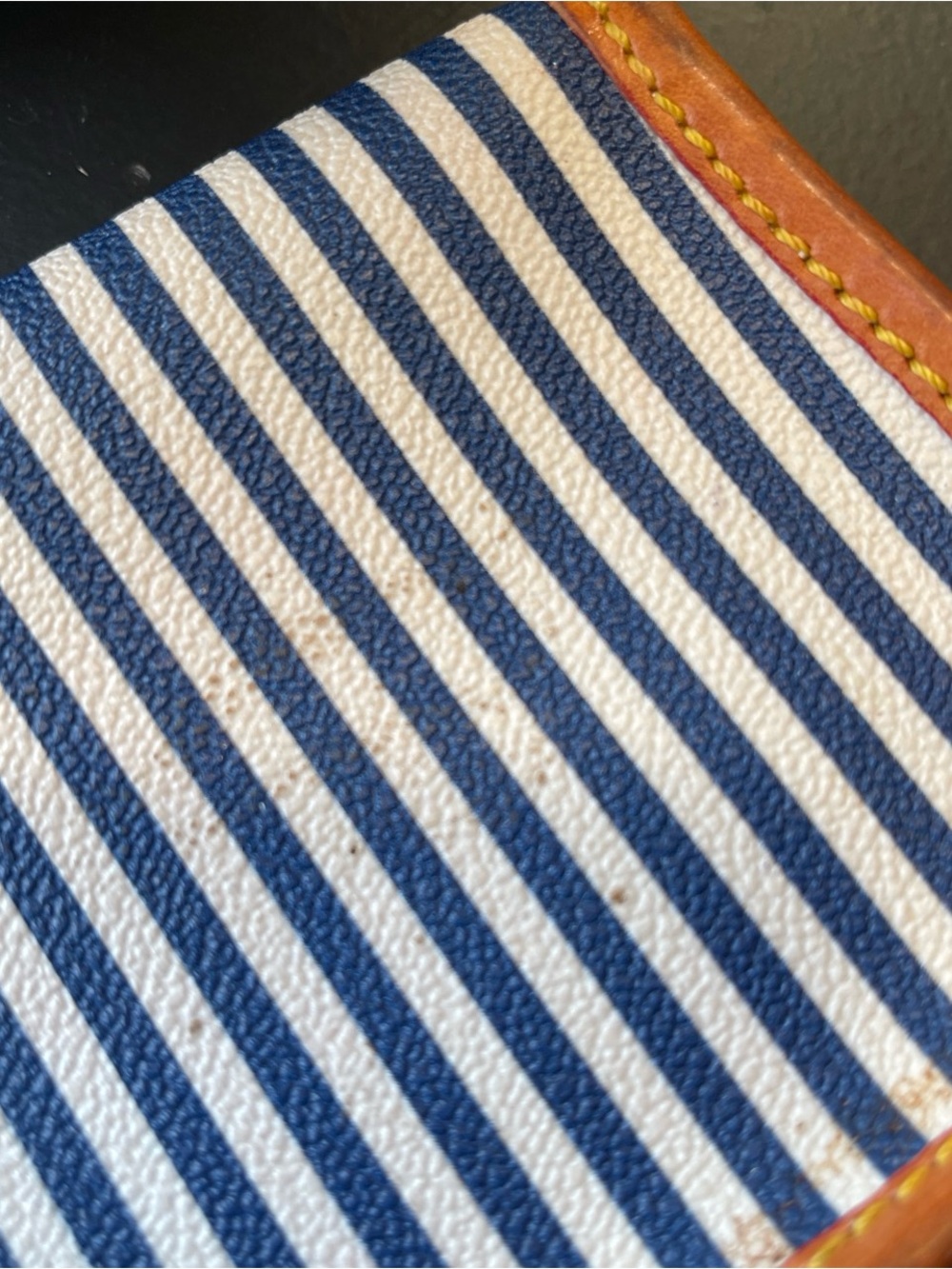 Dooney & Bourke striped Wristlet - Picture 5 of 7